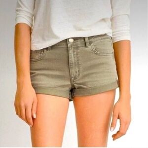 NWOT American Eagle Outfitters Super Super Stretch Denim Mom Shorts